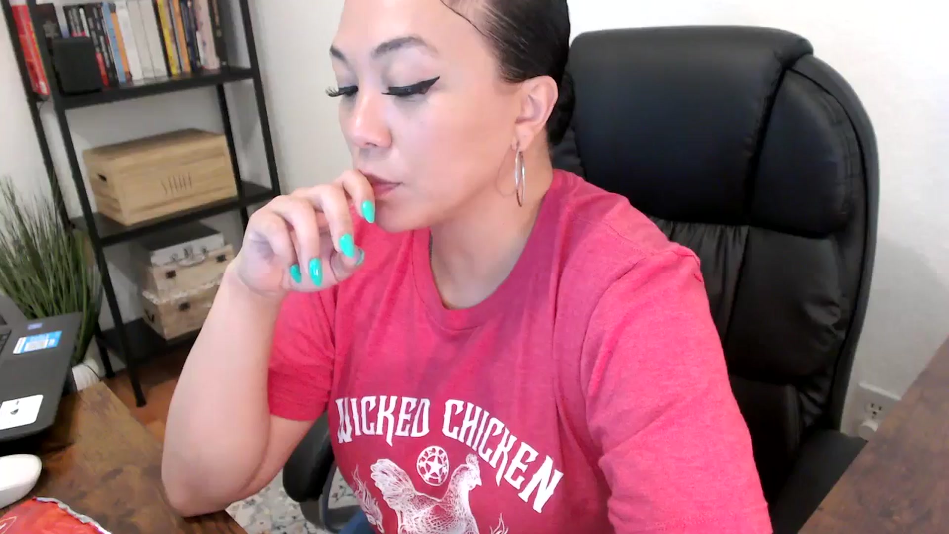 Gallery image thumbnail from MickaylaMoon's myfreecams stream on, 08/01/2024, 18:08 image 7 of 20