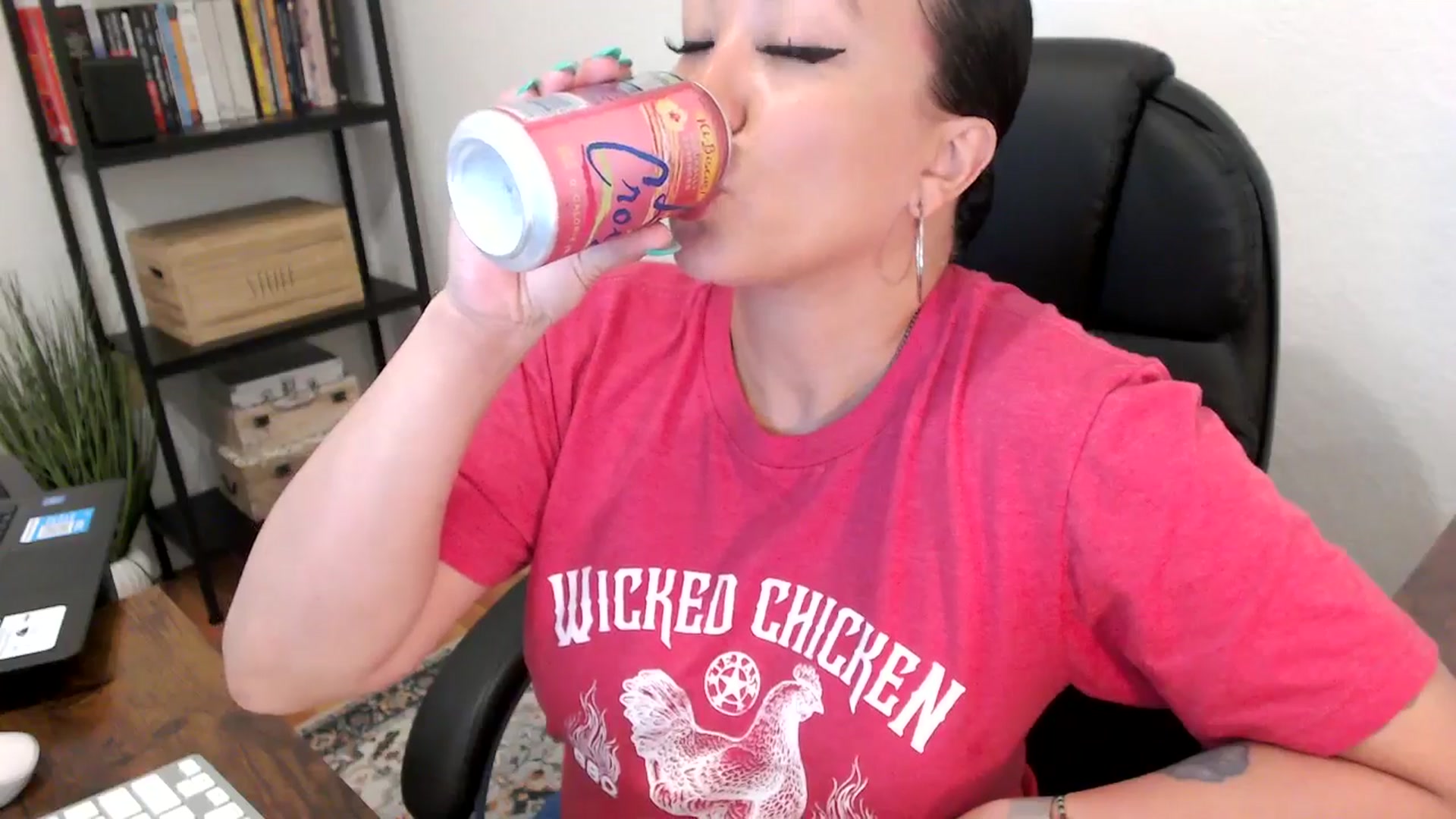 Gallery image thumbnail from MickaylaMoon's myfreecams stream on, 08/01/2024, 18:29 image 11 of 20