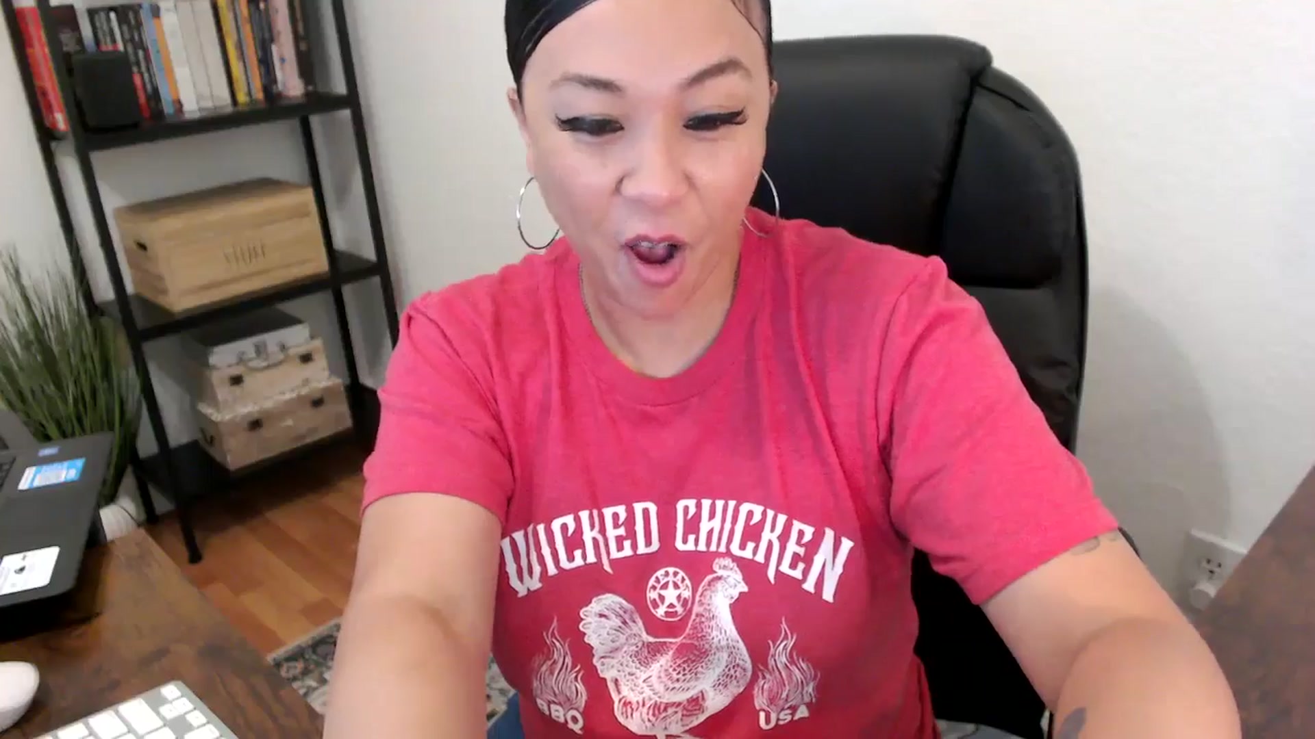 Gallery image thumbnail from MickaylaMoon's myfreecams stream on, 08/01/2024, 18:29 image 7 of 20