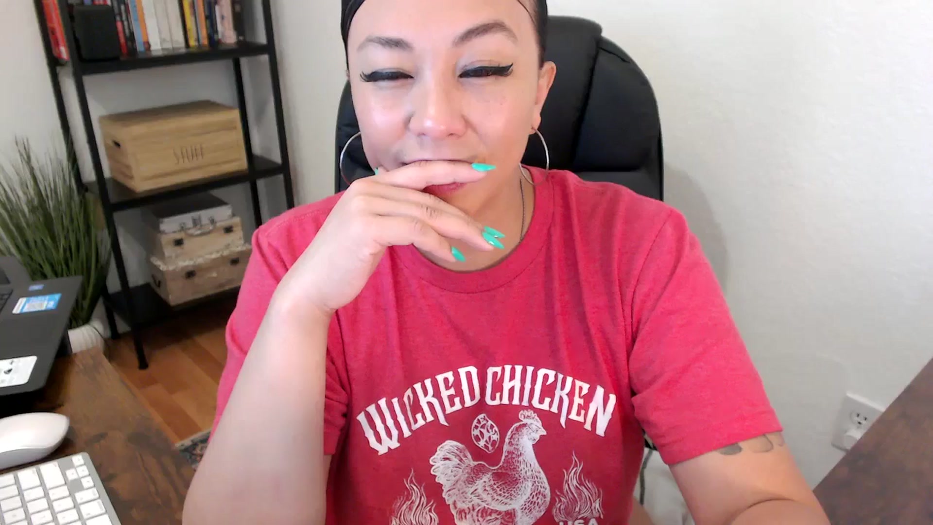 Gallery image thumbnail from MickaylaMoon's myfreecams stream on, 08/01/2024, 19:37 image 19 of 20