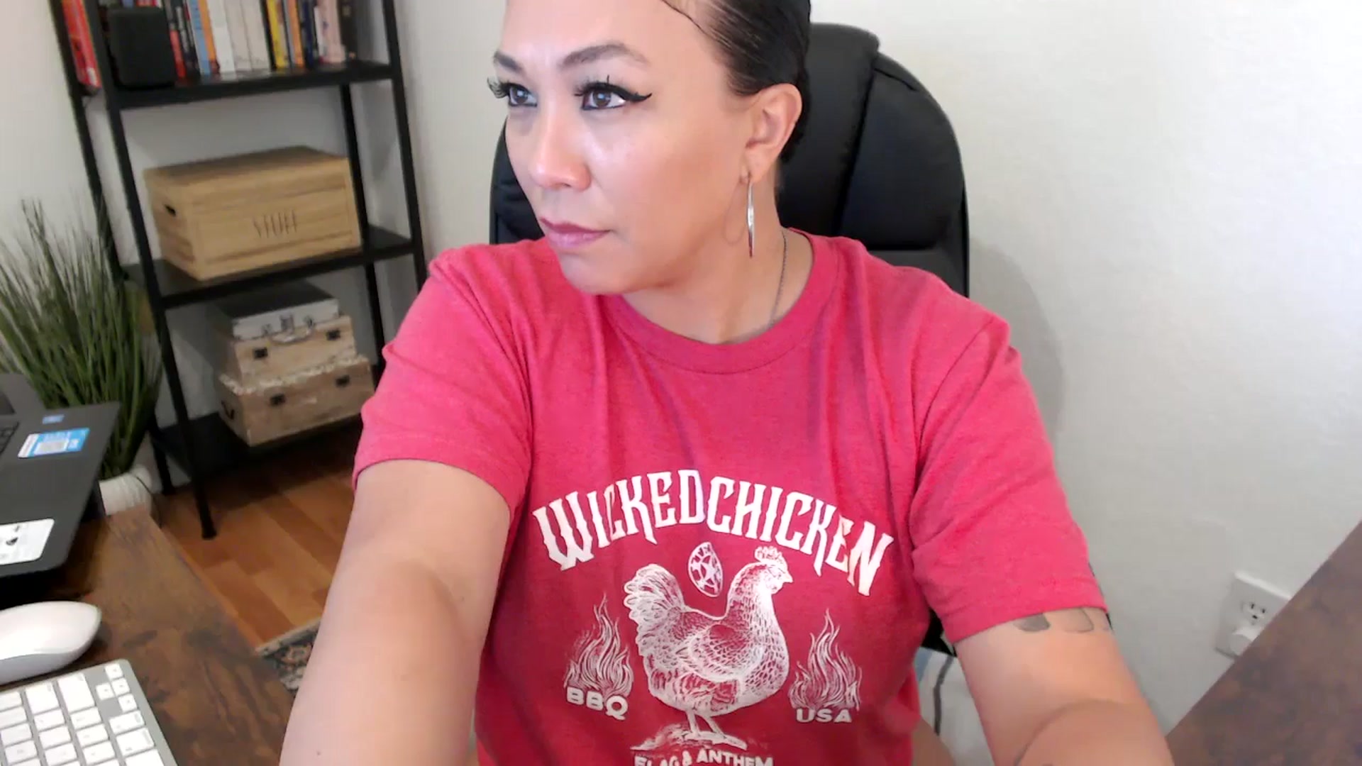 Gallery image thumbnail from MickaylaMoon's myfreecams stream on, 08/01/2024, 19:37 image 18 of 20