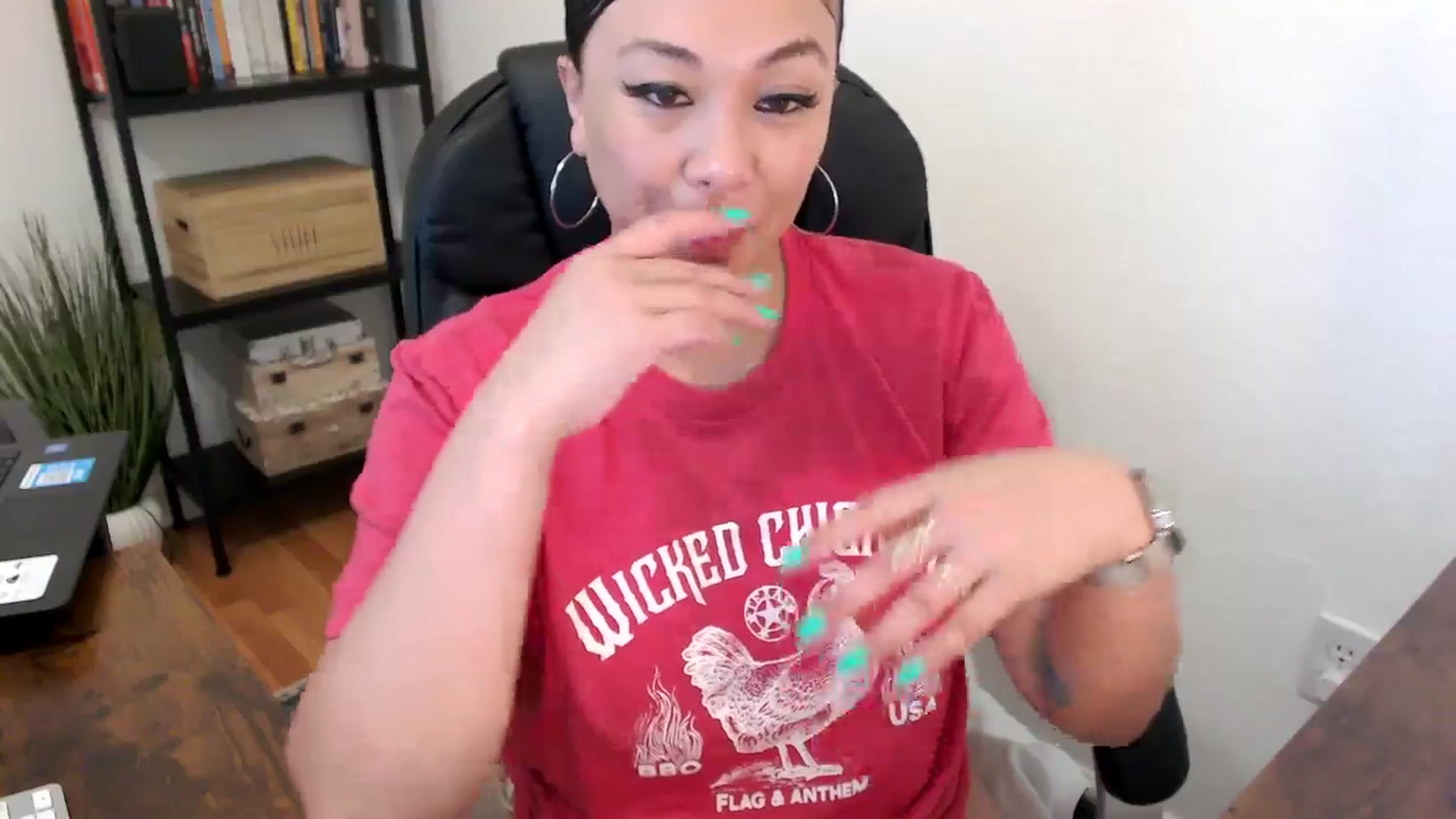 Gallery image thumbnail from MickaylaMoon's myfreecams stream on, 08/01/2024, 19:37 image 5 of 20