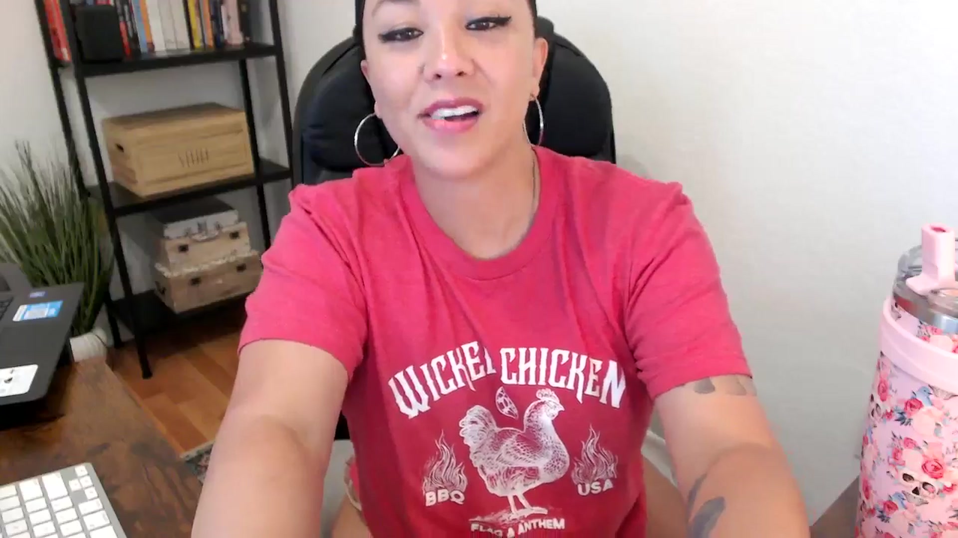 Gallery image thumbnail from MickaylaMoon's myfreecams stream on, 08/01/2024, 19:37 image 7 of 20