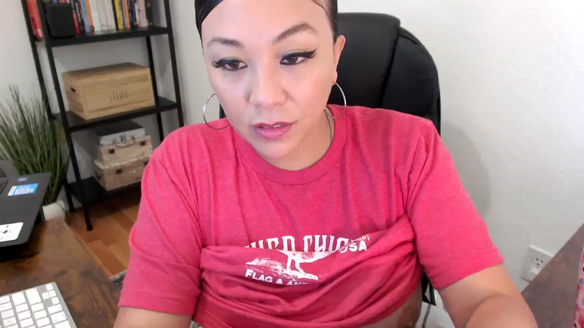 Gallery image thumbnail from MickaylaMoon's myfreecams stream on, 08/01/2024, 19:37 image 9 of 20