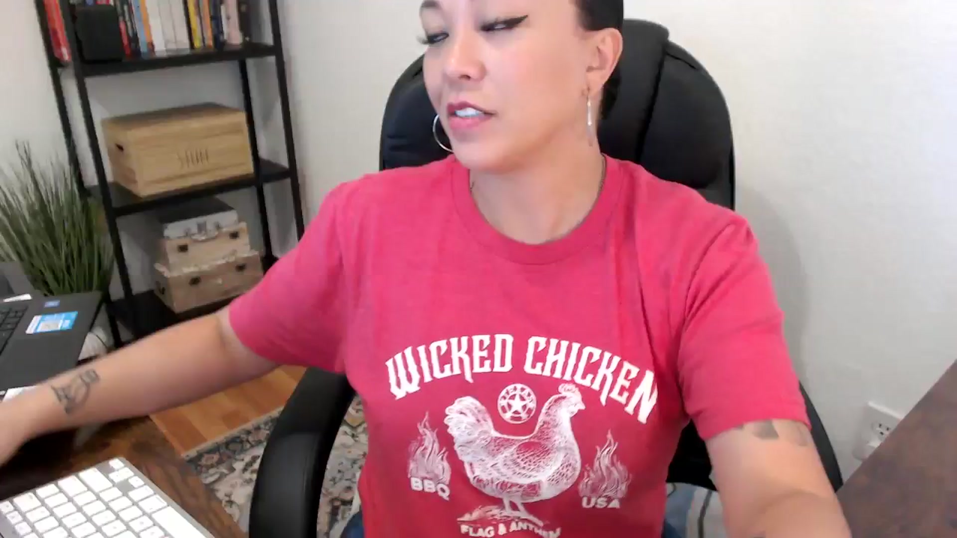 Gallery image thumbnail from MickaylaMoon's myfreecams stream on, 08/01/2024, 20:14 image 8 of 20
