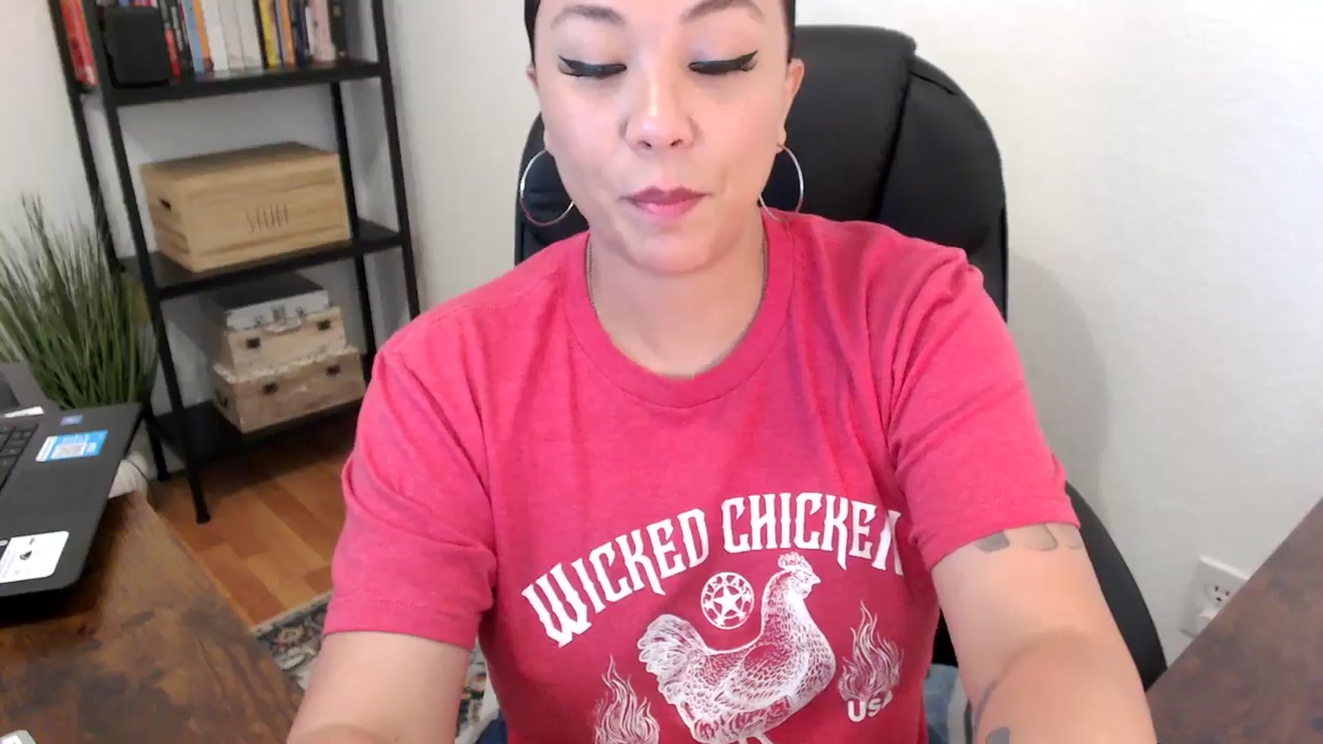 Gallery image thumbnail from MickaylaMoon's myfreecams stream on, 08/01/2024, 20:14 image 12 of 20