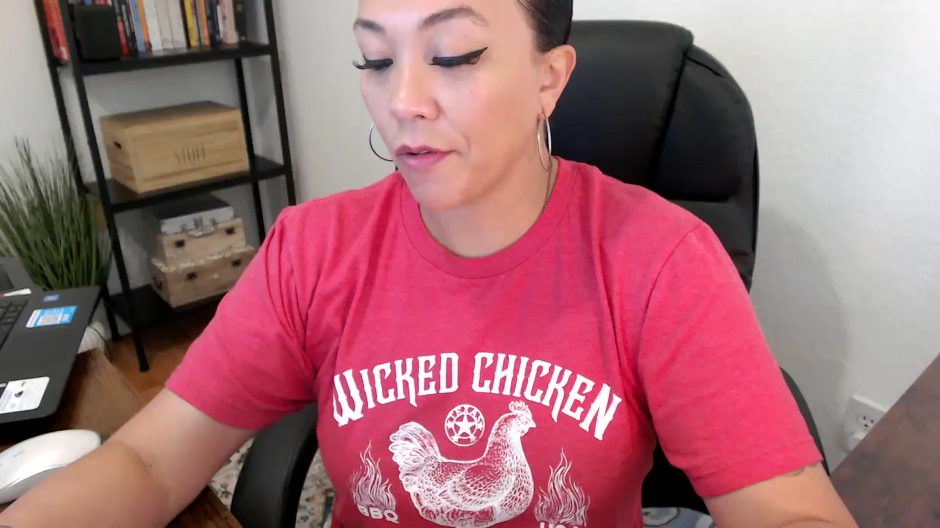 Gallery image thumbnail from MickaylaMoon's myfreecams stream on, 08/01/2024, 20:34 image 9 of 20