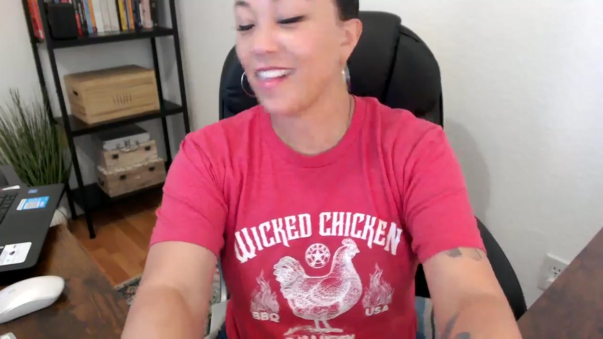 Gallery image thumbnail from MickaylaMoon's myfreecams stream on, 08/01/2024, 20:34 image 8 of 20