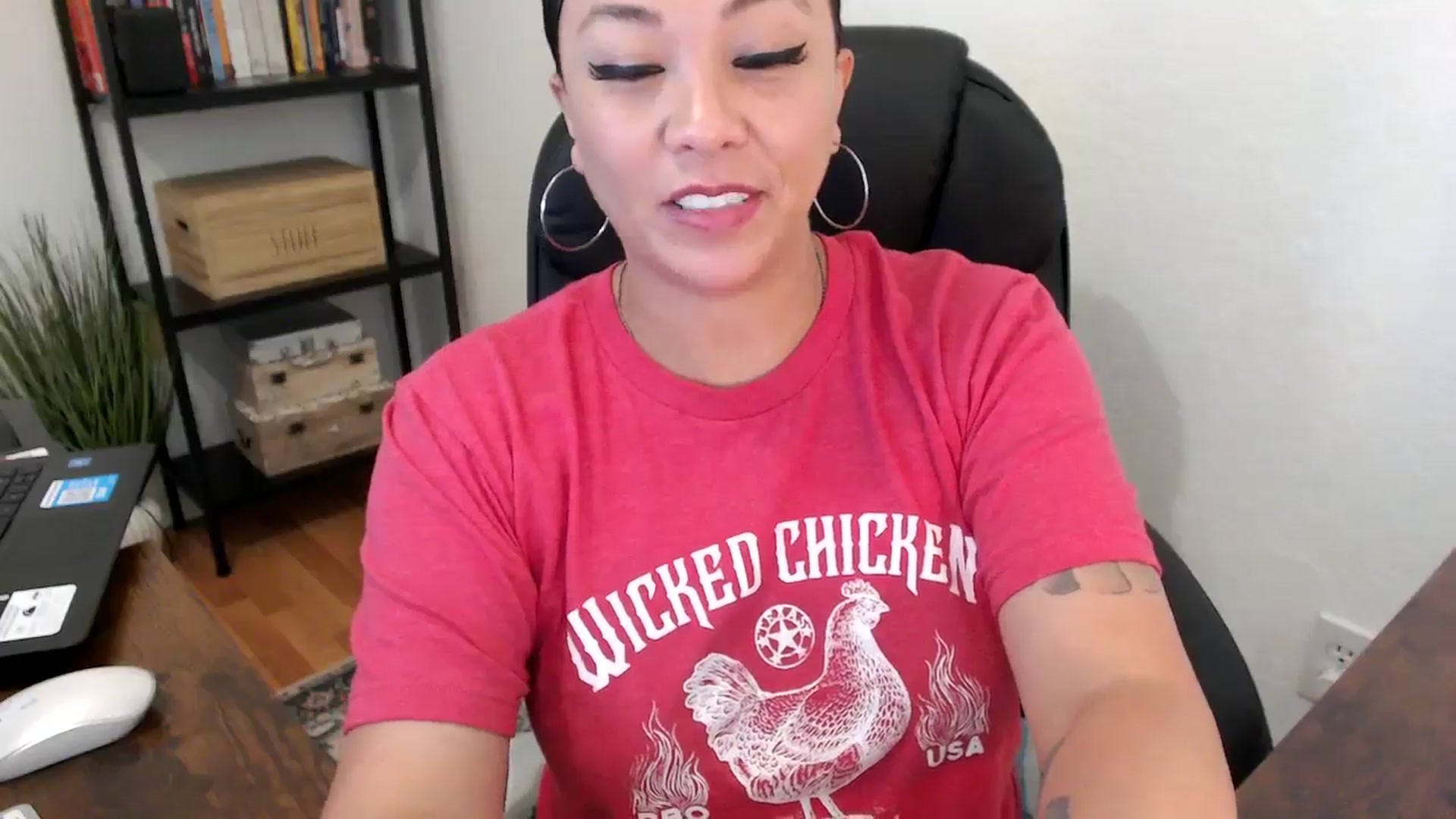 Gallery image thumbnail from MickaylaMoon's myfreecams stream on, 08/01/2024, 20:34 image 7 of 20