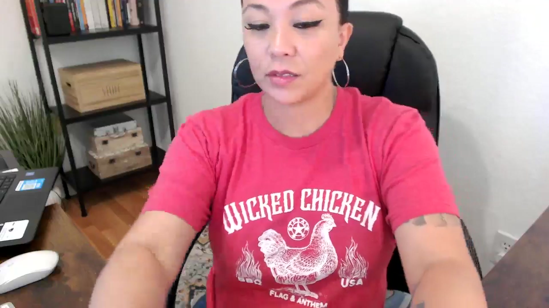 Gallery image thumbnail from MickaylaMoon's myfreecams stream on, 08/01/2024, 20:34 image 10 of 20