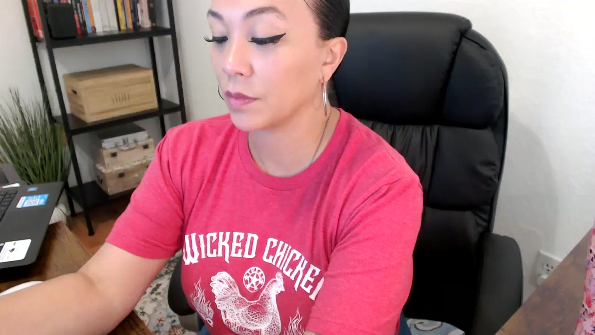 Gallery image thumbnail from MickaylaMoon's myfreecams stream on, 08/01/2024, 20:34 image 14 of 20