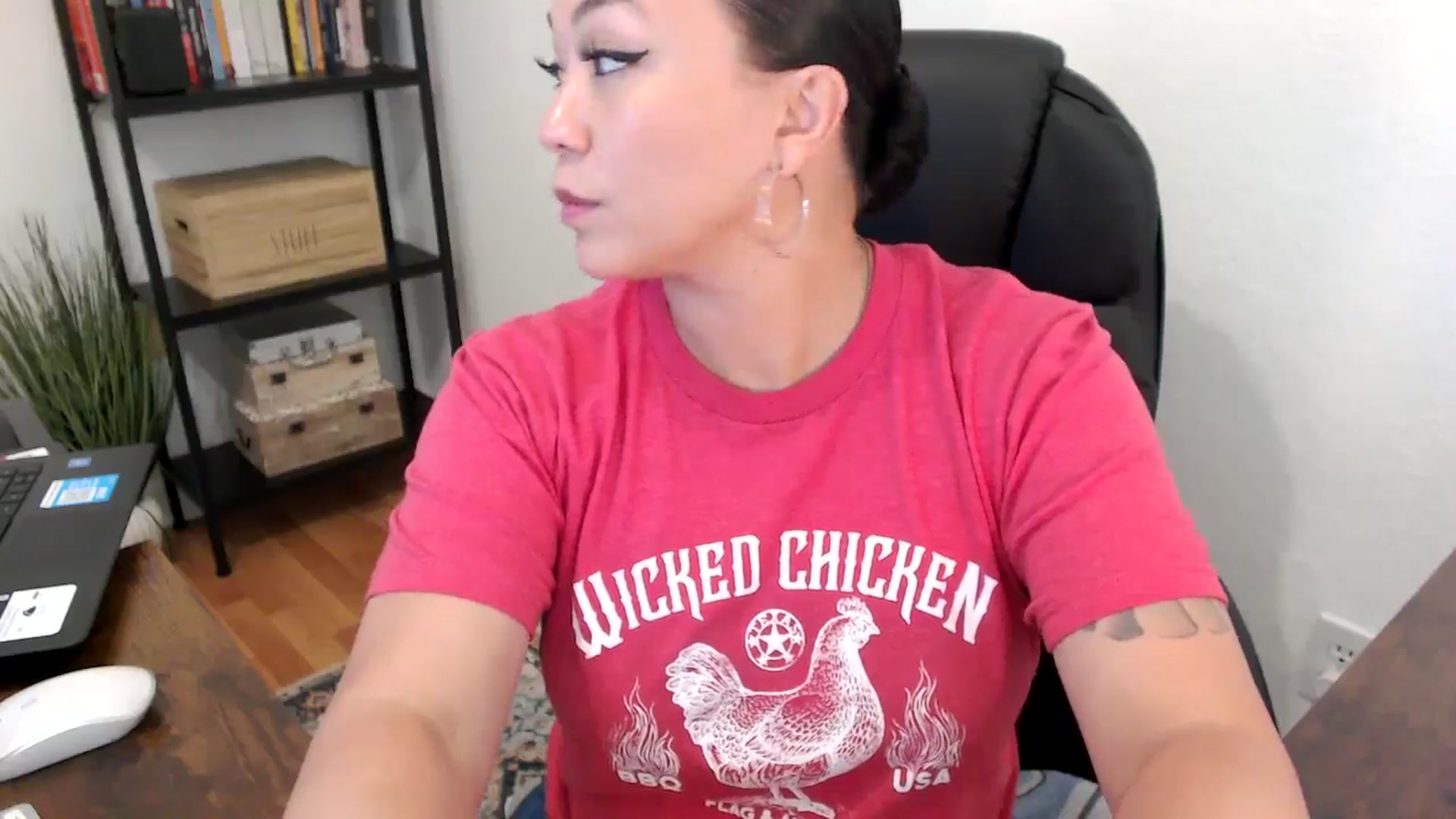 Gallery image thumbnail from MickaylaMoon's myfreecams stream on, 08/01/2024, 20:34 image 11 of 20