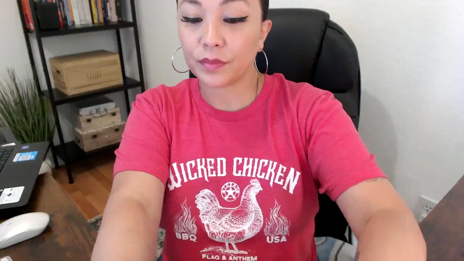 Gallery image thumbnail from MickaylaMoon's myfreecams stream on, 08/01/2024, 20:34 image 5 of 20