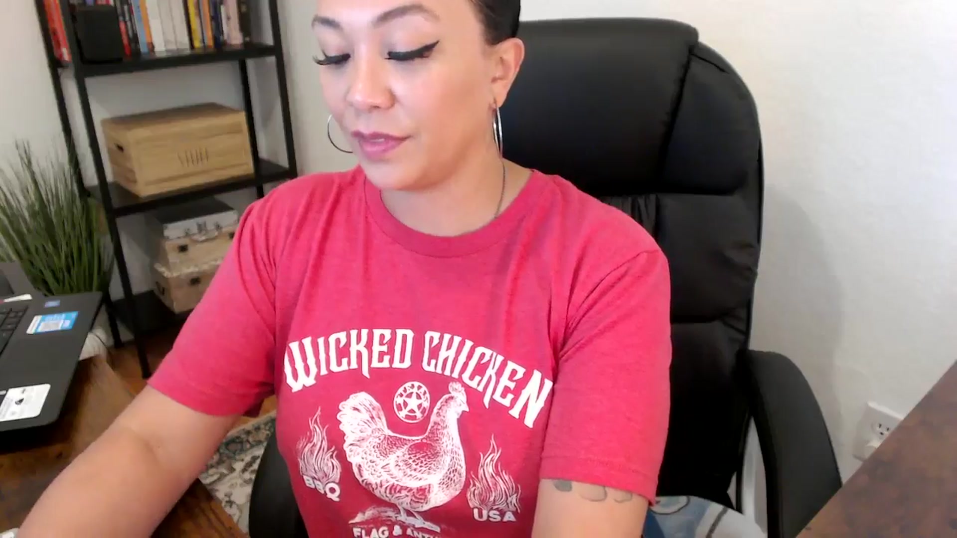 Gallery image thumbnail from MickaylaMoon's myfreecams stream on, 08/01/2024, 20:34 image 20 of 20