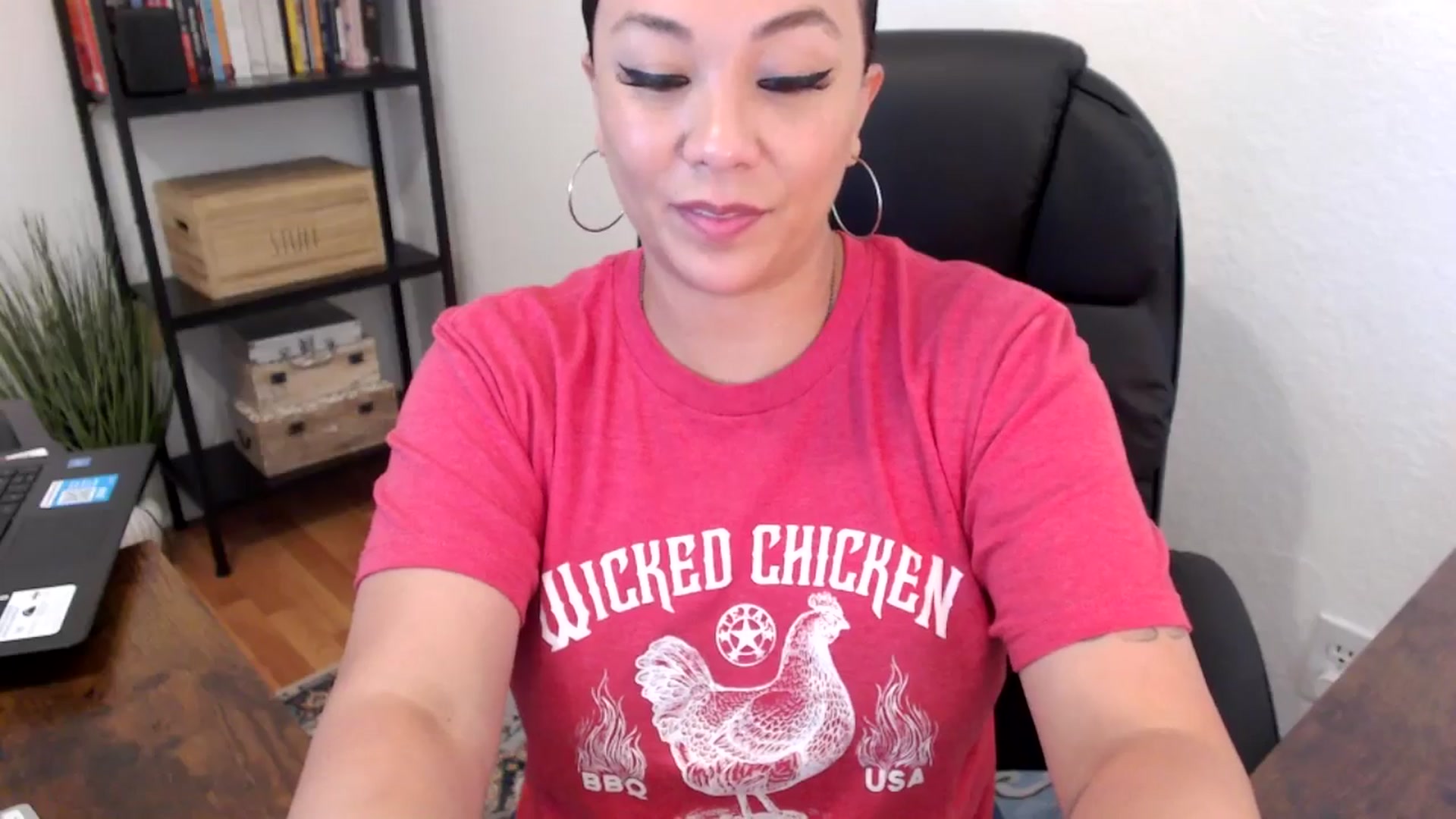 Gallery image thumbnail from MickaylaMoon's myfreecams stream on, 08/01/2024, 20:56 image 10 of 20