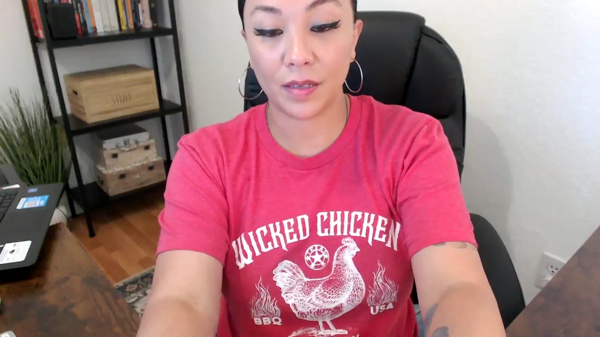 Gallery image thumbnail from MickaylaMoon's myfreecams stream on, 08/01/2024, 20:56 image 5 of 20