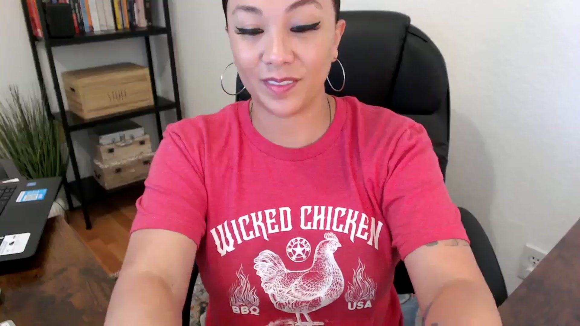 Gallery image thumbnail from MickaylaMoon's myfreecams stream on, 08/01/2024, 20:56 image 4 of 20