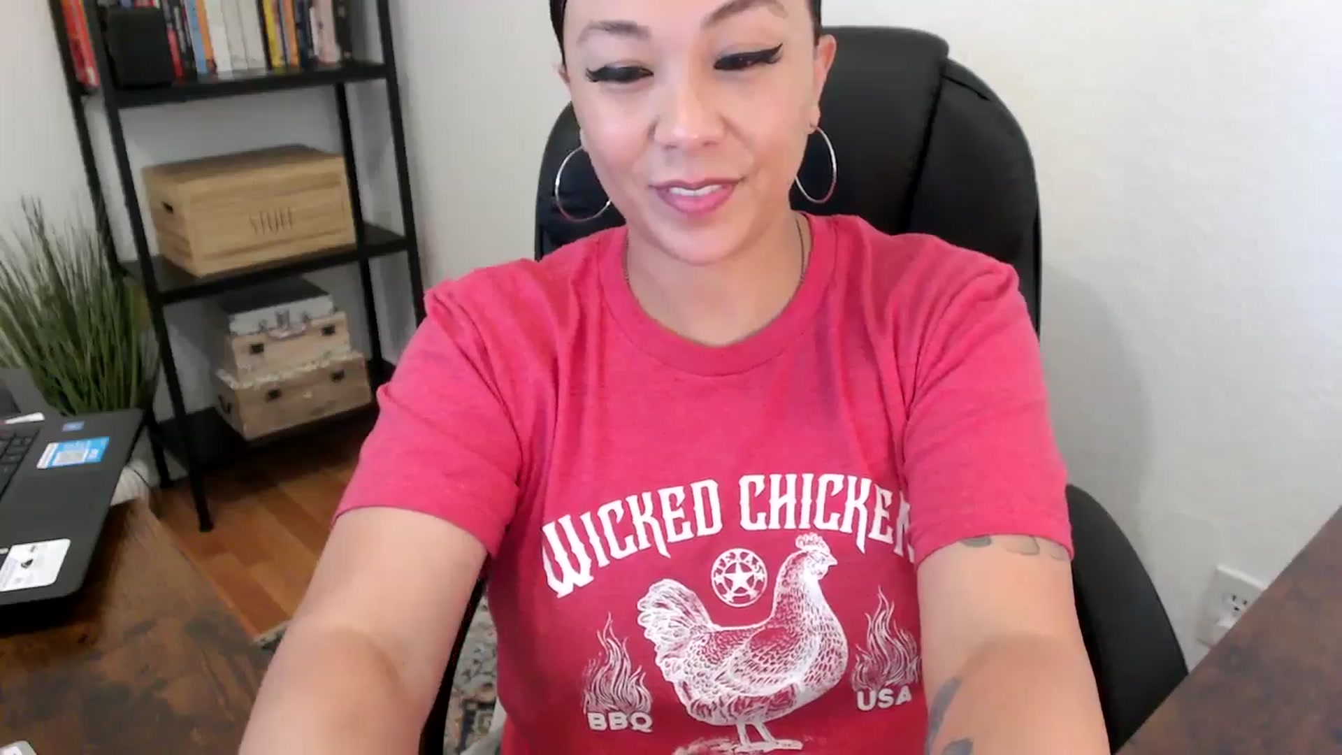Gallery image thumbnail from MickaylaMoon's myfreecams stream on, 08/01/2024, 20:56 image 12 of 20