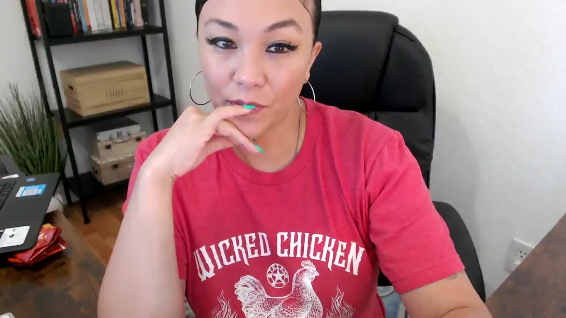 Gallery image thumbnail from MickaylaMoon's myfreecams stream on, 08/01/2024, 21:39 image 15 of 20