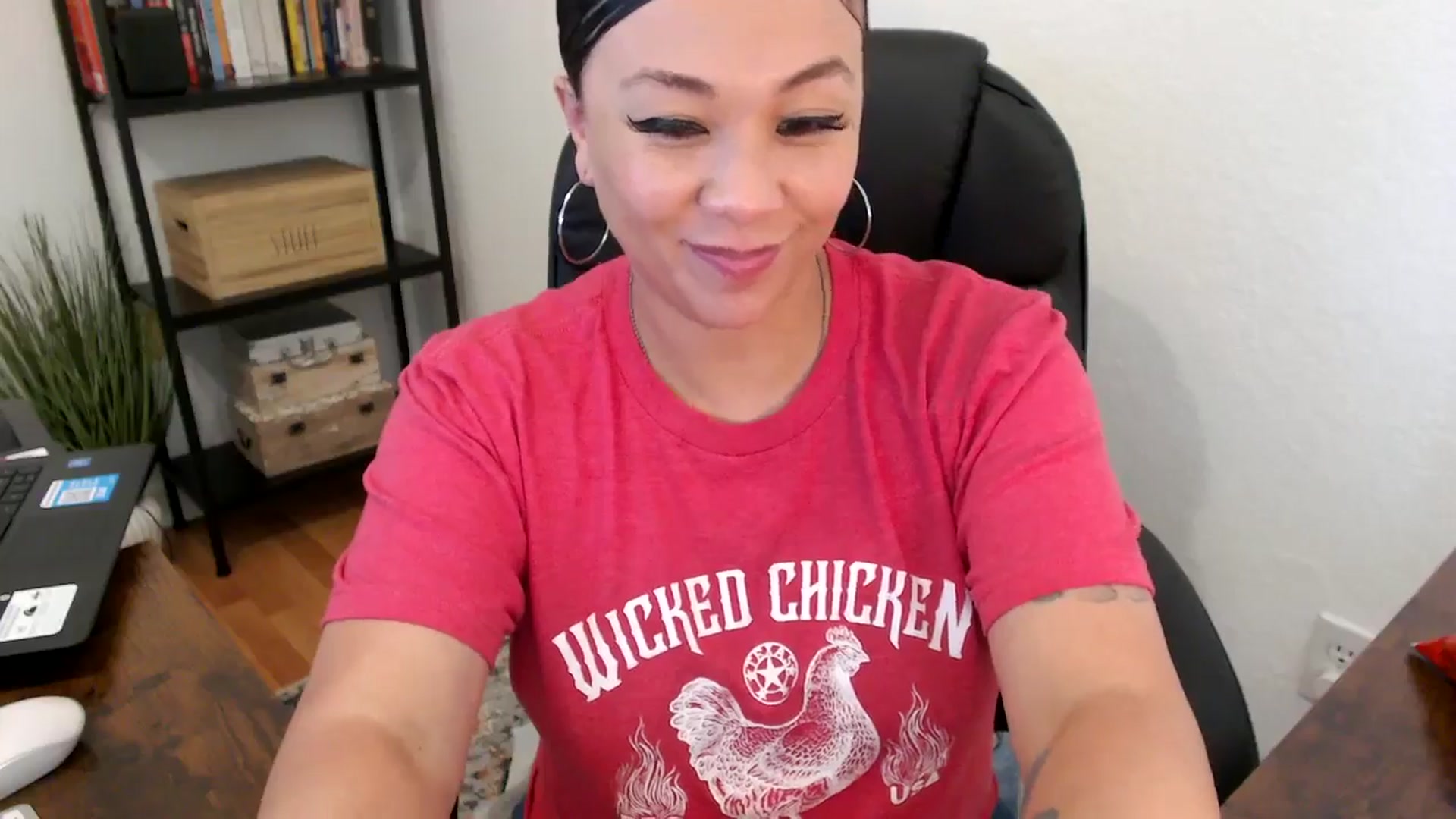 Gallery image thumbnail from MickaylaMoon's myfreecams stream on, 08/01/2024, 21:39 image 2 of 20