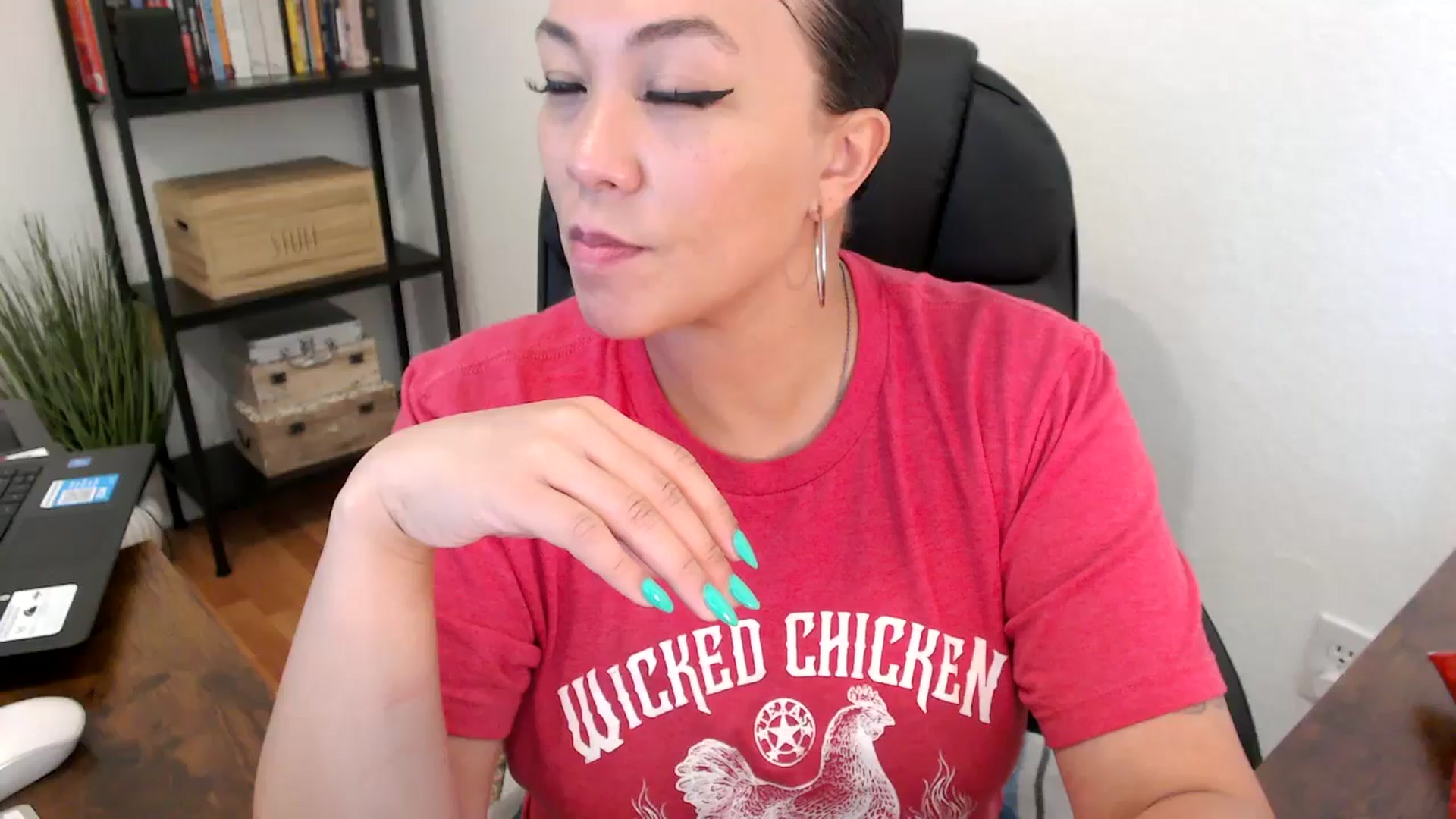 Gallery image thumbnail from MickaylaMoon's myfreecams stream on, 08/01/2024, 21:39 image 3 of 20