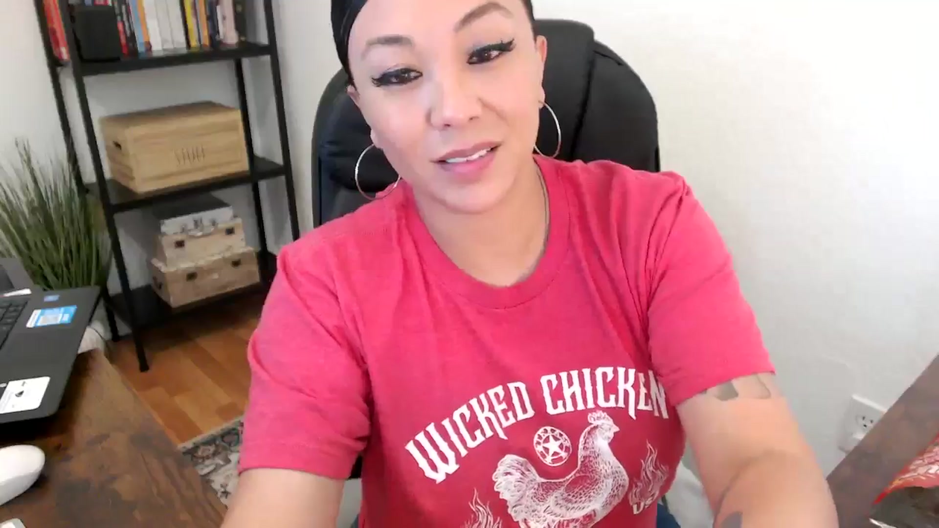 Gallery image thumbnail from MickaylaMoon's myfreecams stream on, 08/01/2024, 21:39 image 5 of 20