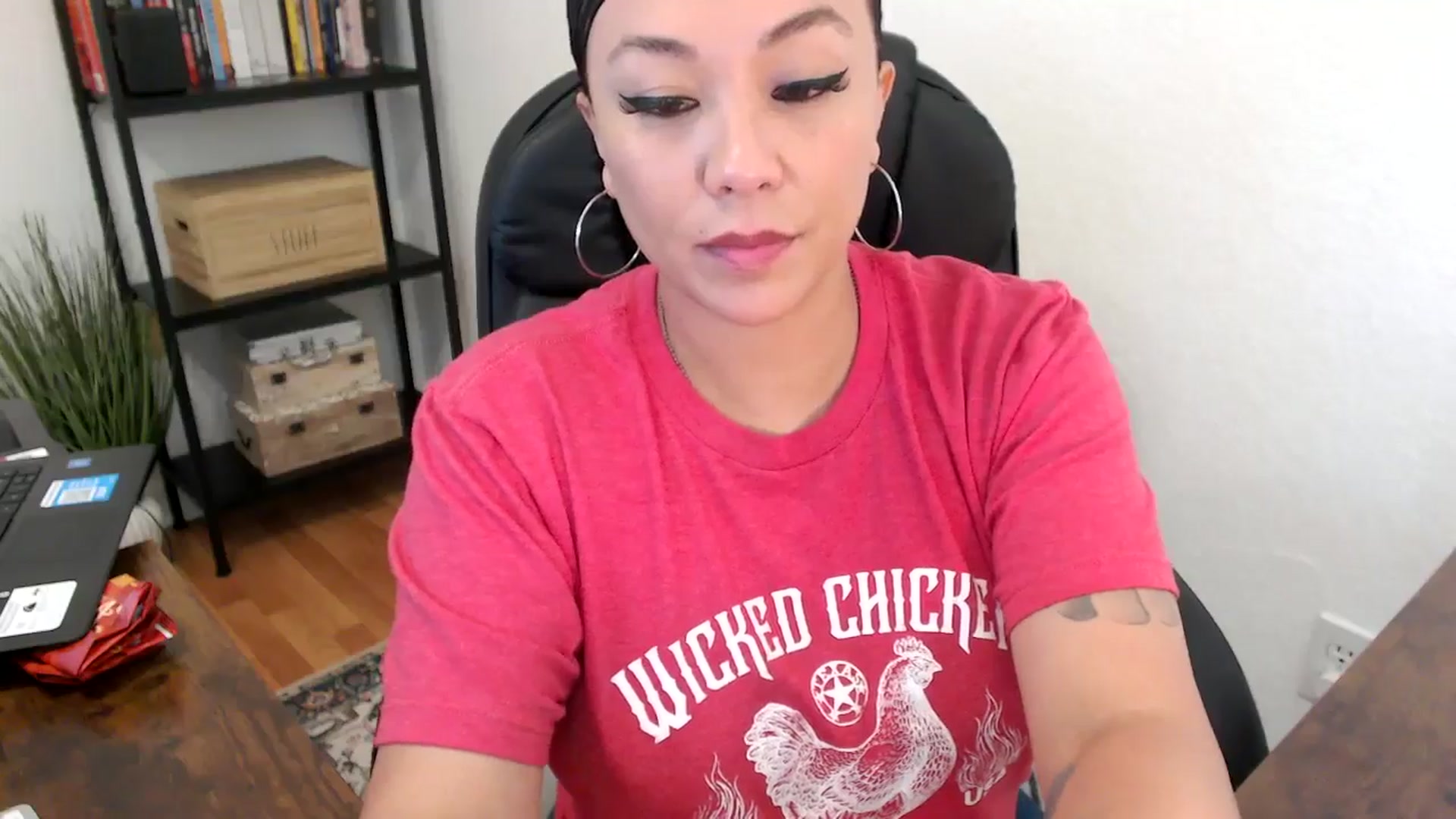 Gallery image thumbnail from MickaylaMoon's myfreecams stream on, 08/01/2024, 21:39 image 8 of 20