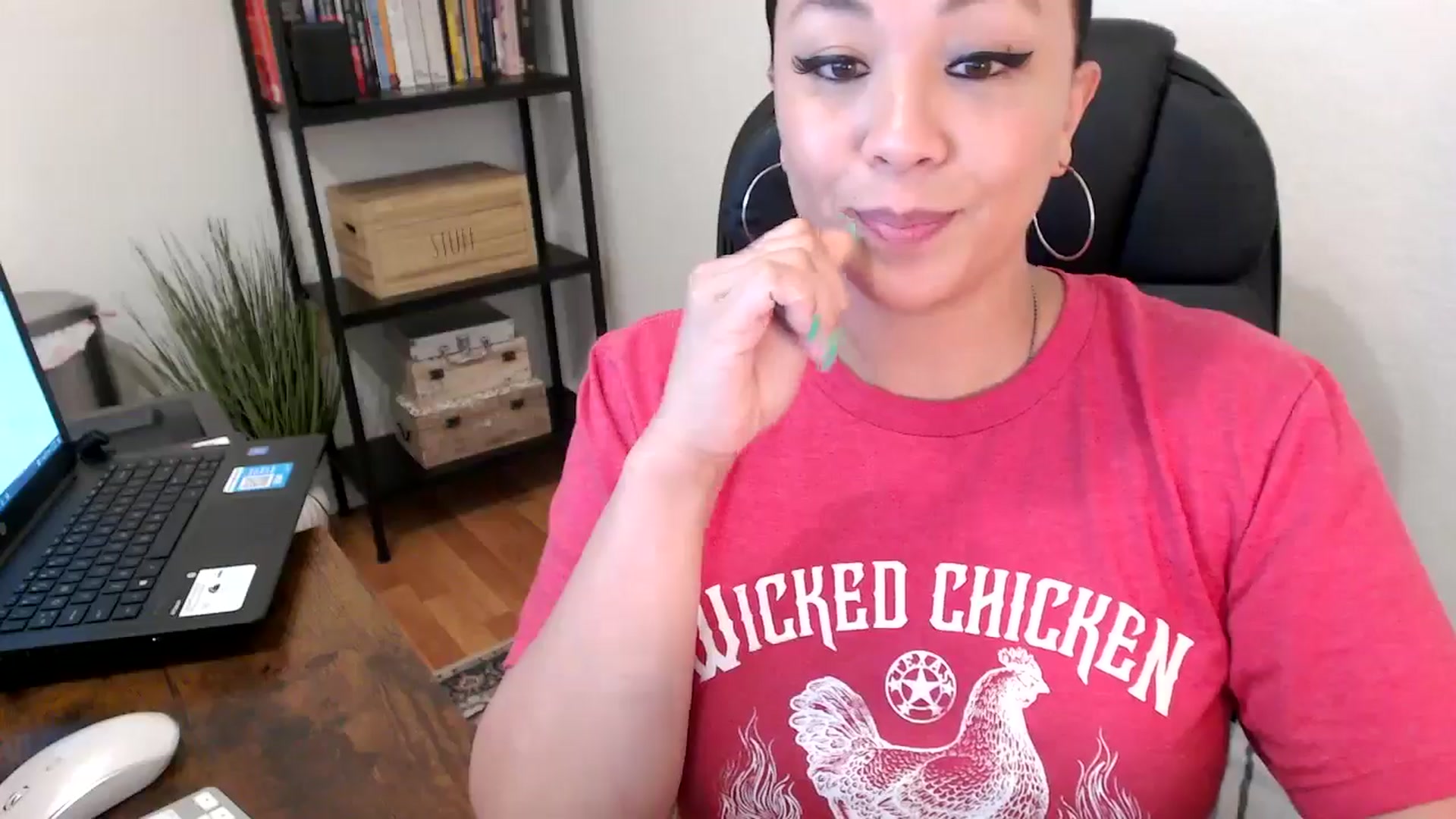 Gallery image thumbnail from MickaylaMoon's myfreecams stream on, 08/01/2024, 22:21 image 18 of 20