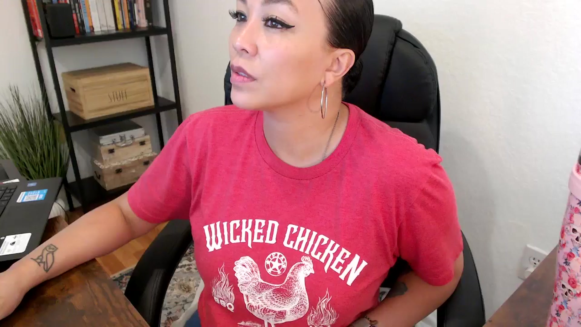 Gallery image thumbnail from MickaylaMoon's myfreecams stream on, 08/01/2024, 22:21 image 5 of 20