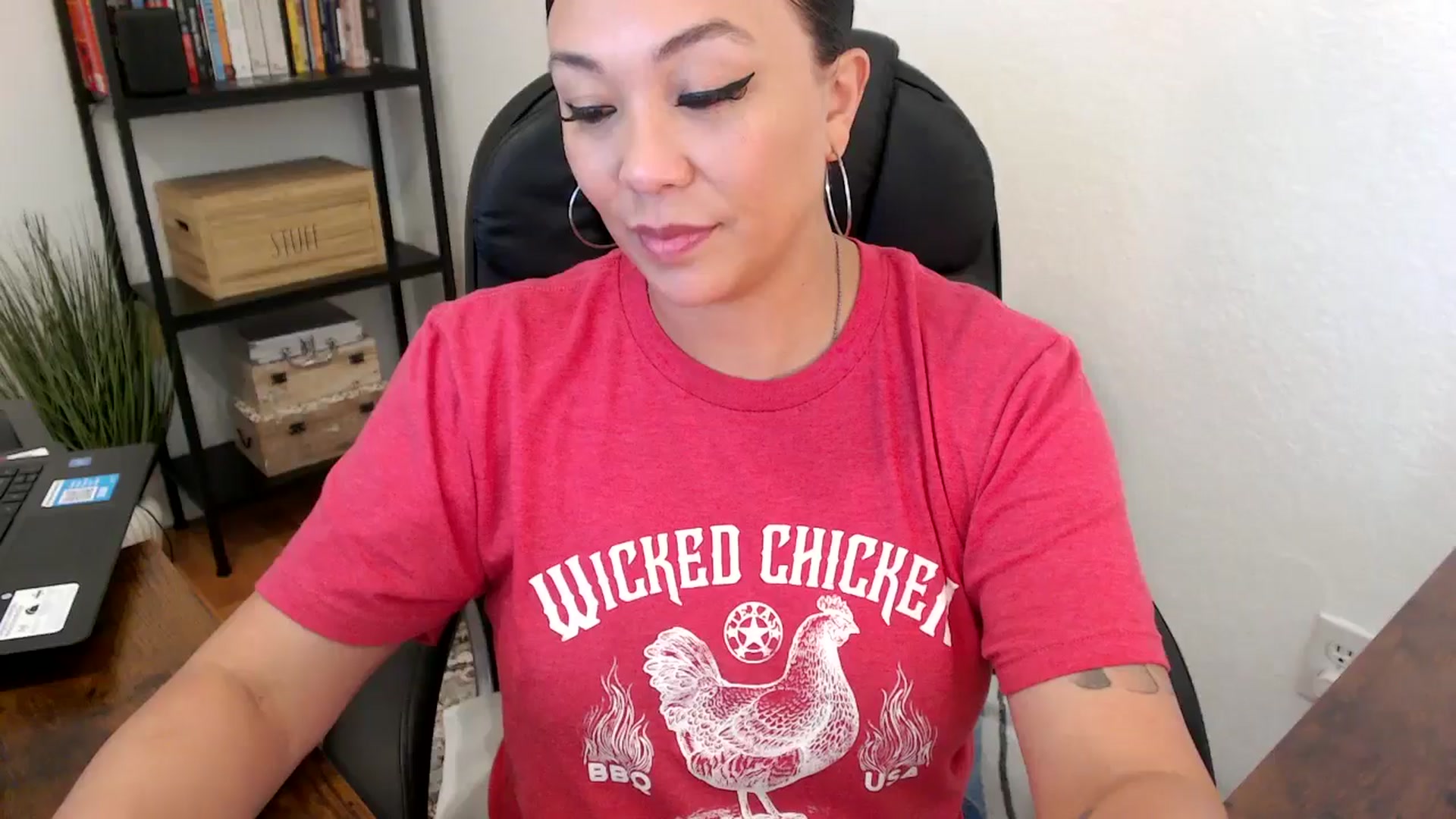 Gallery image thumbnail from MickaylaMoon's myfreecams stream on, 08/01/2024, 22:21 image 11 of 20
