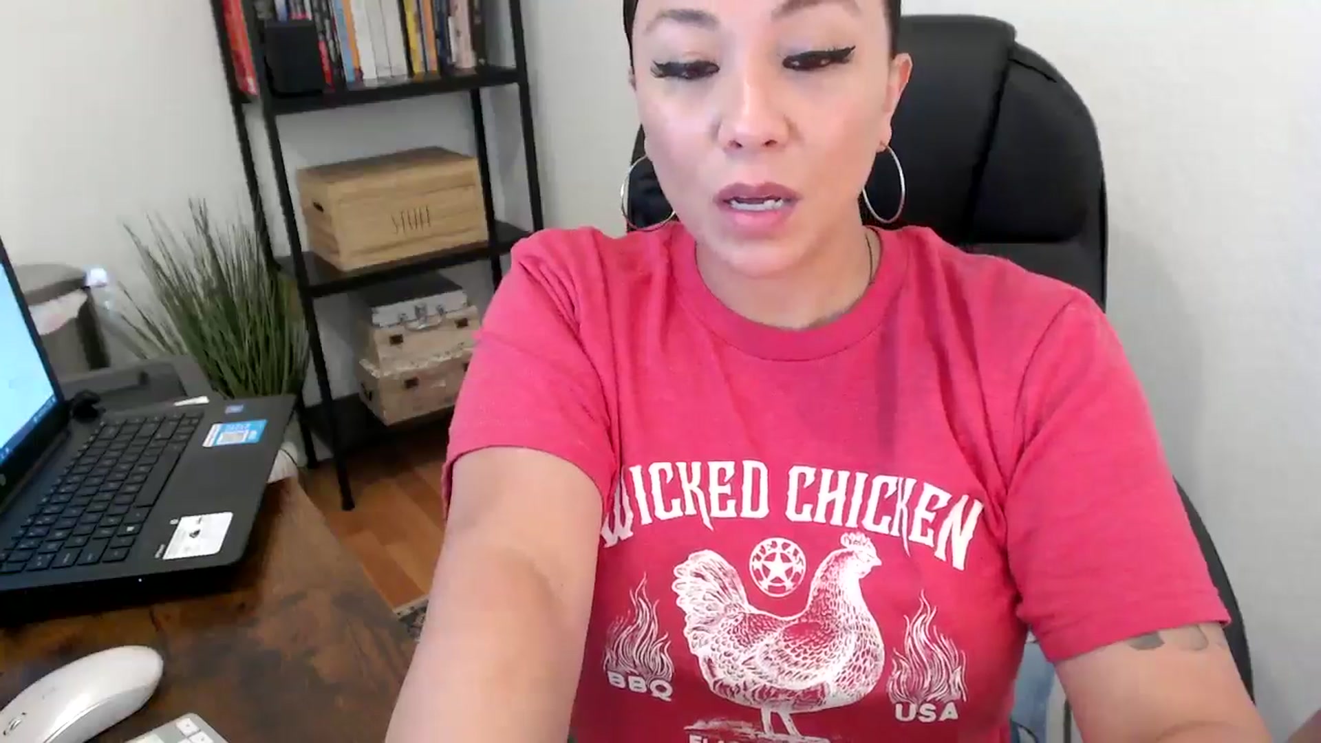 Gallery image thumbnail from MickaylaMoon's myfreecams stream on, 08/01/2024, 22:21 image 16 of 20