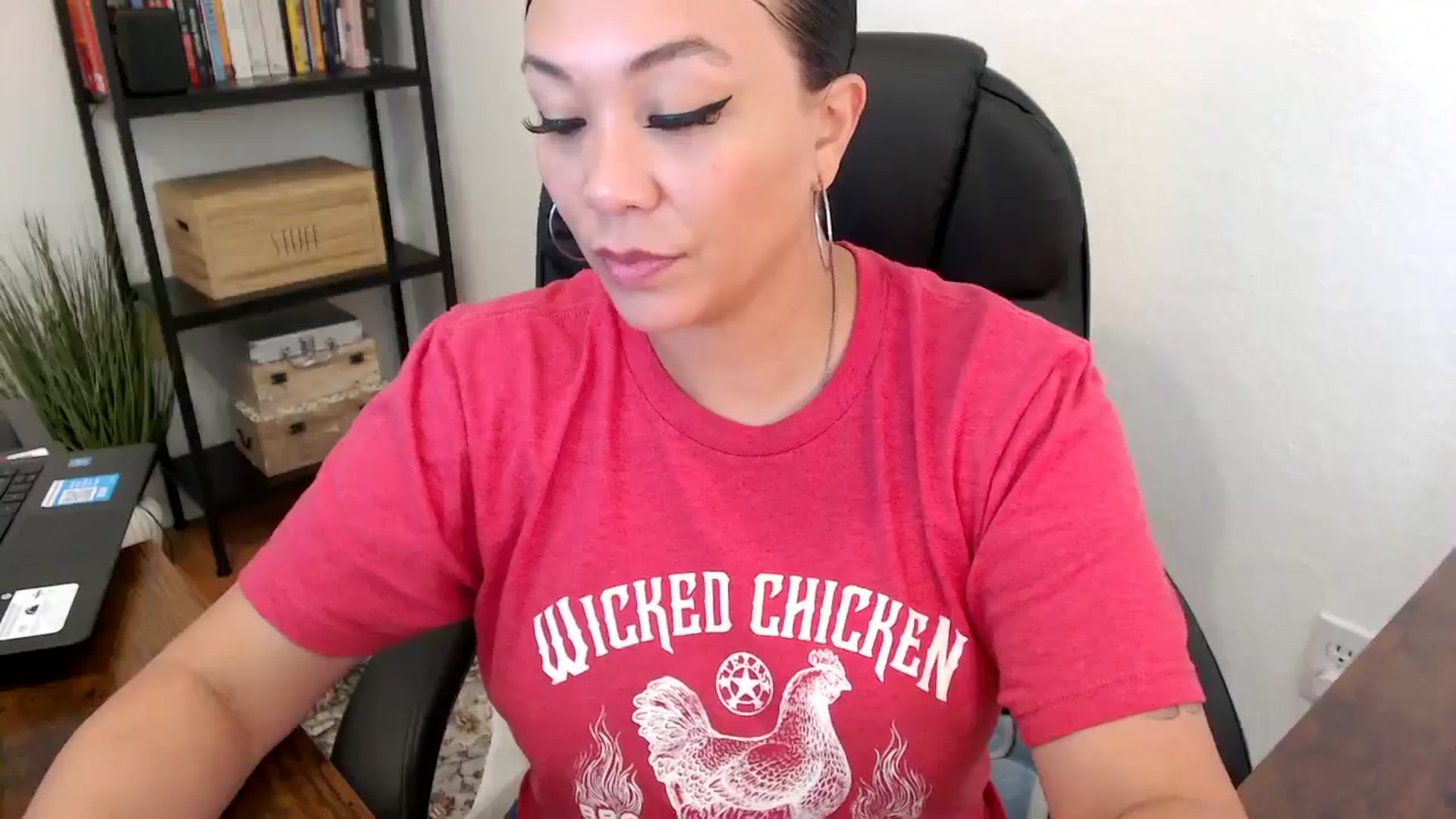 Gallery image thumbnail from MickaylaMoon's myfreecams stream on, 08/01/2024, 22:21 image 9 of 20