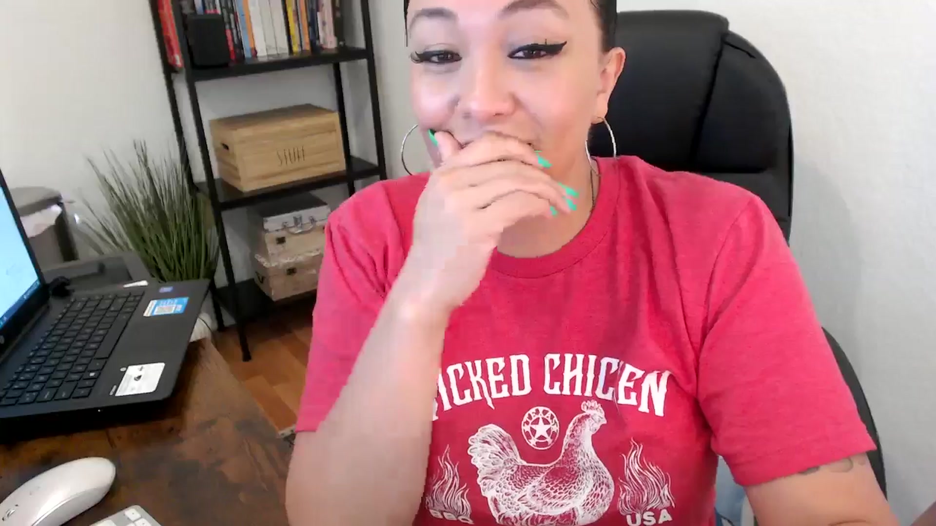 Gallery image thumbnail from MickaylaMoon's myfreecams stream on, 08/01/2024, 22:21 image 15 of 20