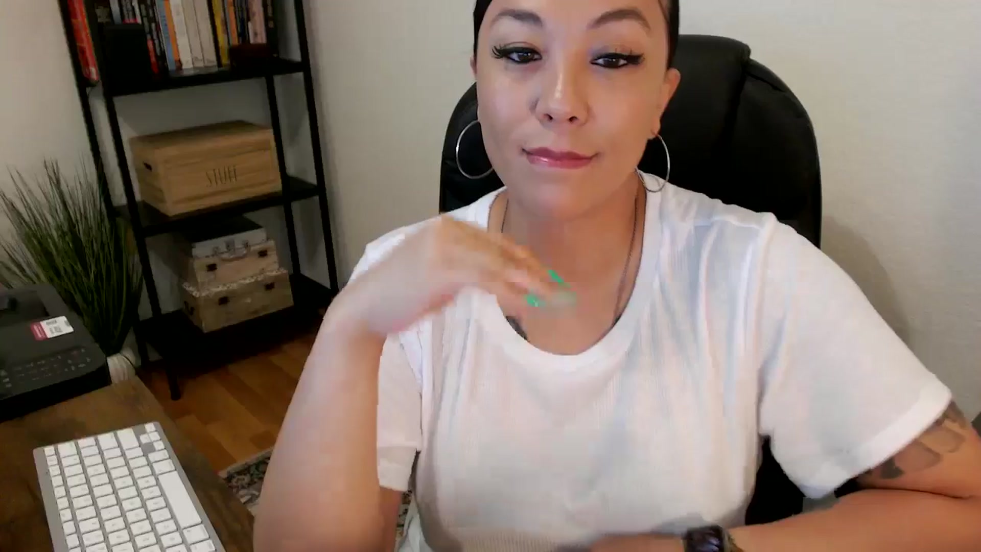 Gallery image thumbnail from MickaylaMoon's myfreecams stream on, 08/02/2024, 14:01 image 6 of 20