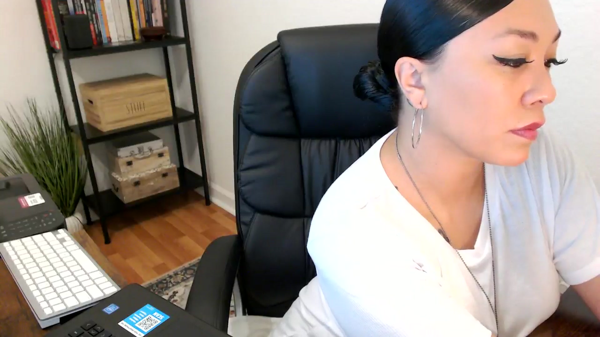 Gallery image thumbnail from MickaylaMoon's myfreecams stream on, 08/02/2024, 14:01 image 13 of 20