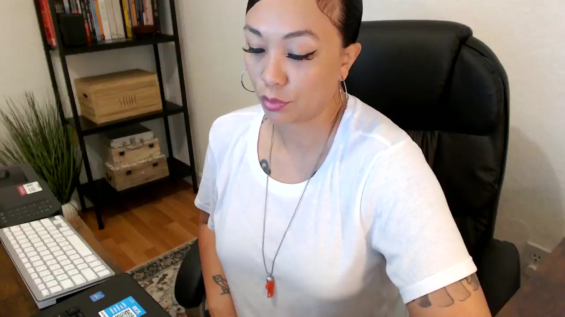 Gallery image thumbnail from MickaylaMoon's myfreecams stream on, 08/02/2024, 14:01 image 19 of 20