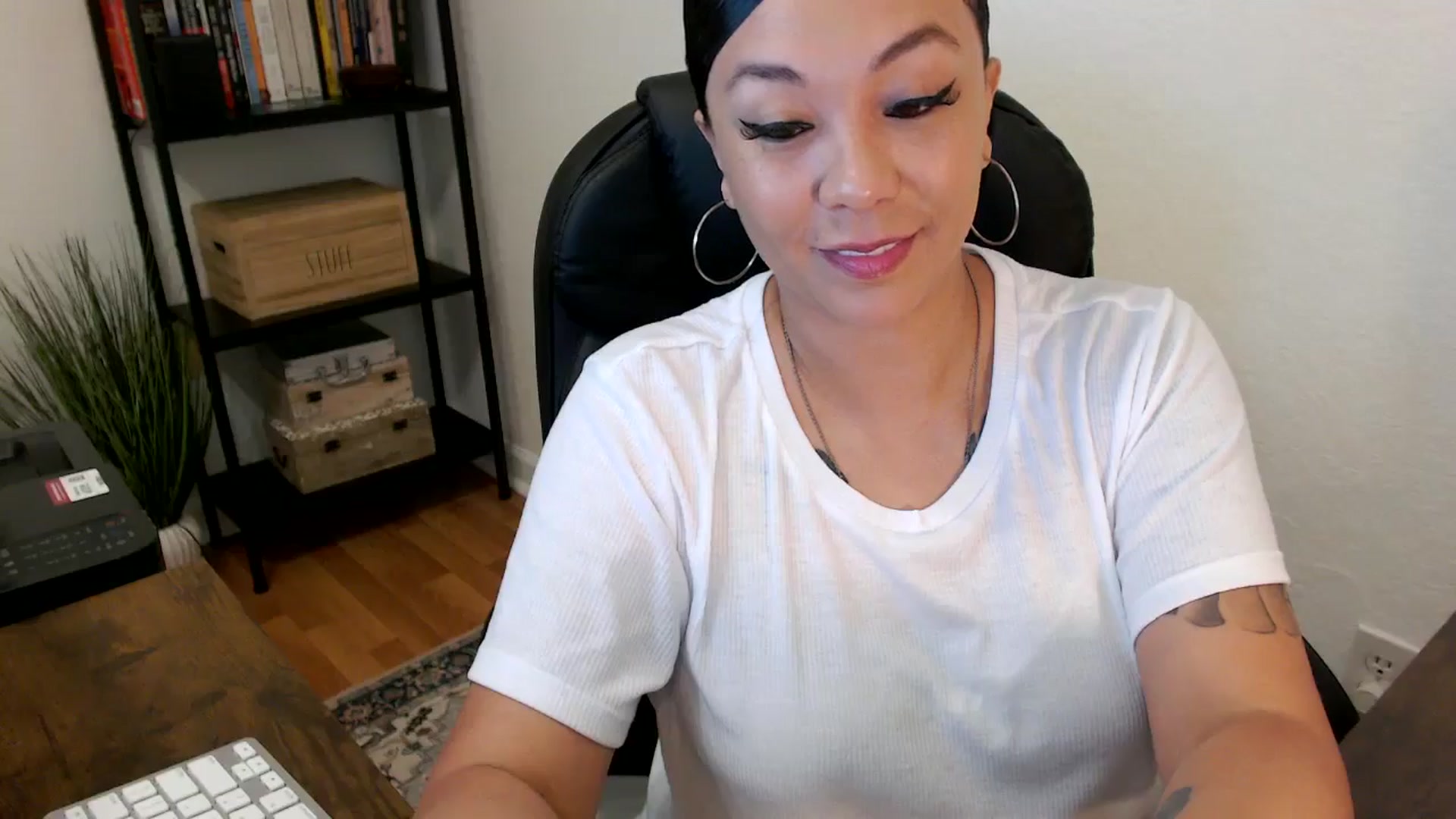 Gallery image thumbnail from MickaylaMoon's myfreecams stream on, 08/02/2024, 14:01 image 9 of 20