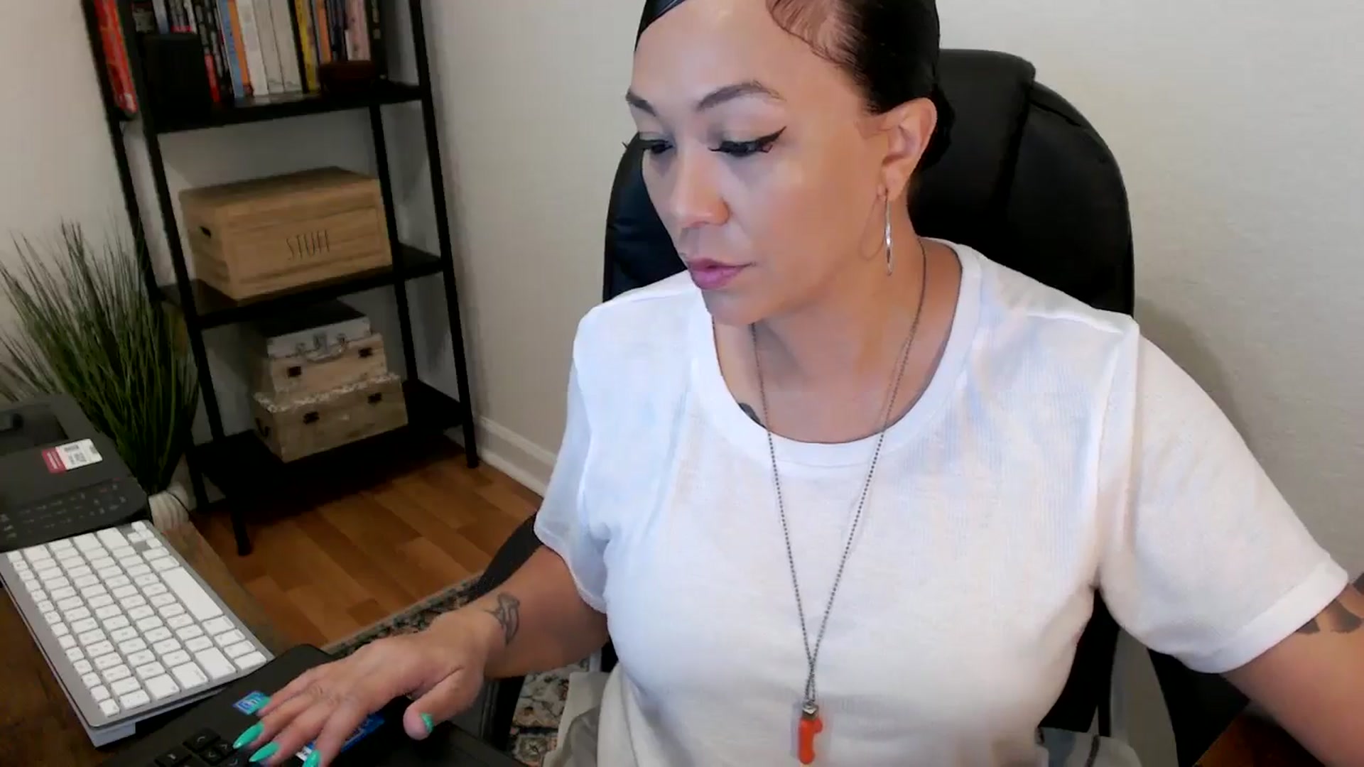 Gallery image thumbnail from MickaylaMoon's myfreecams stream on, 08/02/2024, 14:01 image 11 of 20