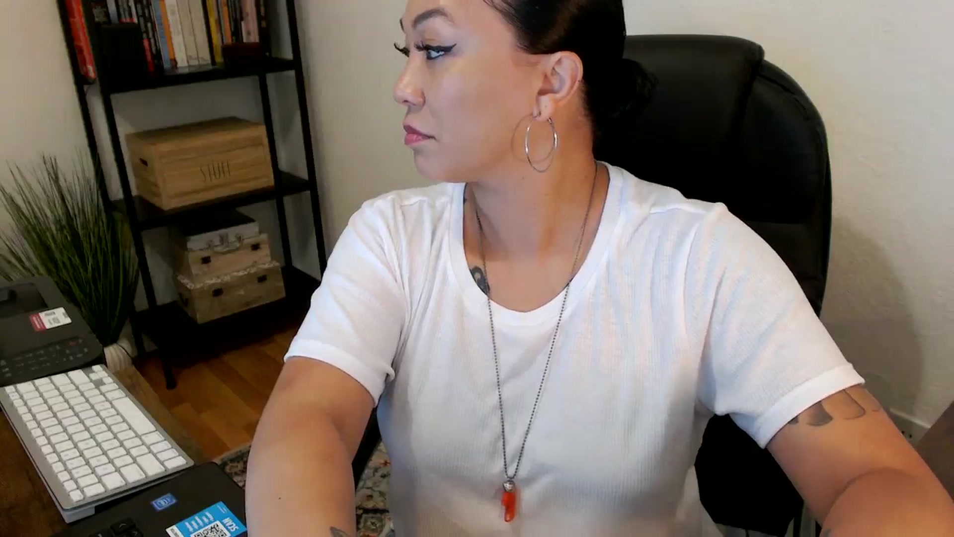 Gallery image thumbnail from MickaylaMoon's myfreecams stream on, 08/02/2024, 14:01 image 16 of 20