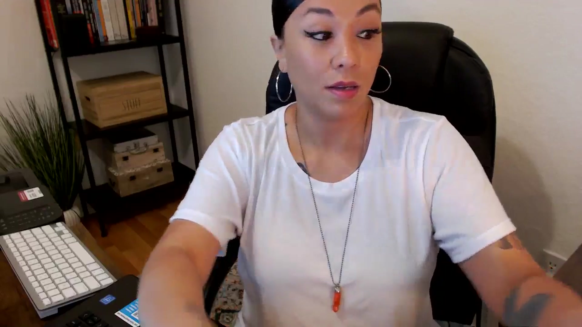 Gallery image thumbnail from MickaylaMoon's myfreecams stream on, 08/02/2024, 14:01 image 14 of 20