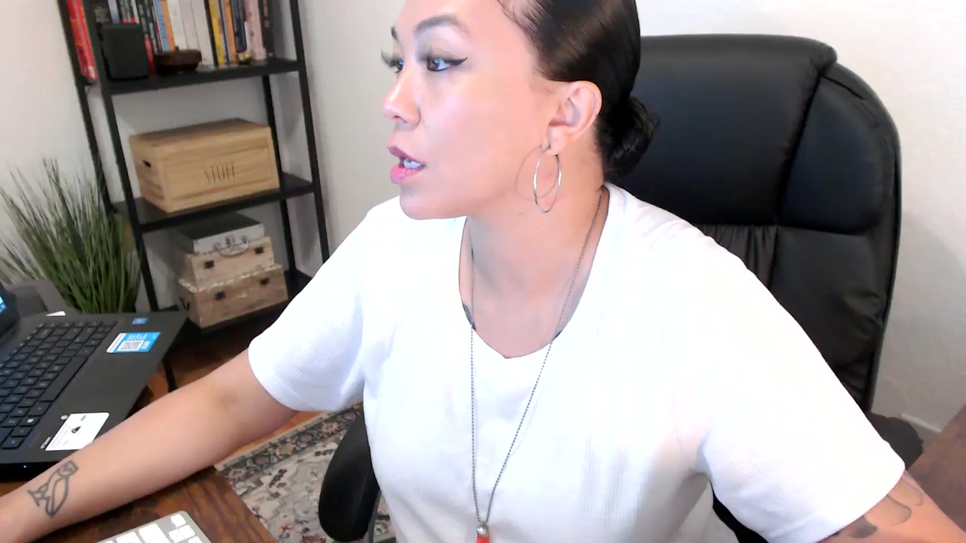 Gallery image thumbnail from MickaylaMoon's myfreecams stream on, 08/02/2024, 14:52 image 12 of 20