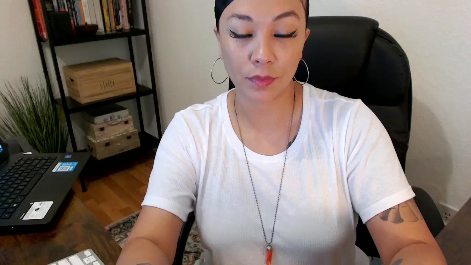 Gallery image thumbnail from MickaylaMoon's myfreecams stream on, 08/02/2024, 14:52 image 1 of 20