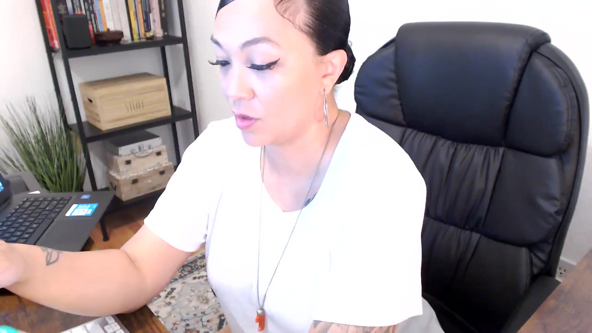 Gallery image thumbnail from MickaylaMoon's myfreecams stream on, 08/02/2024, 14:52 image 3 of 20