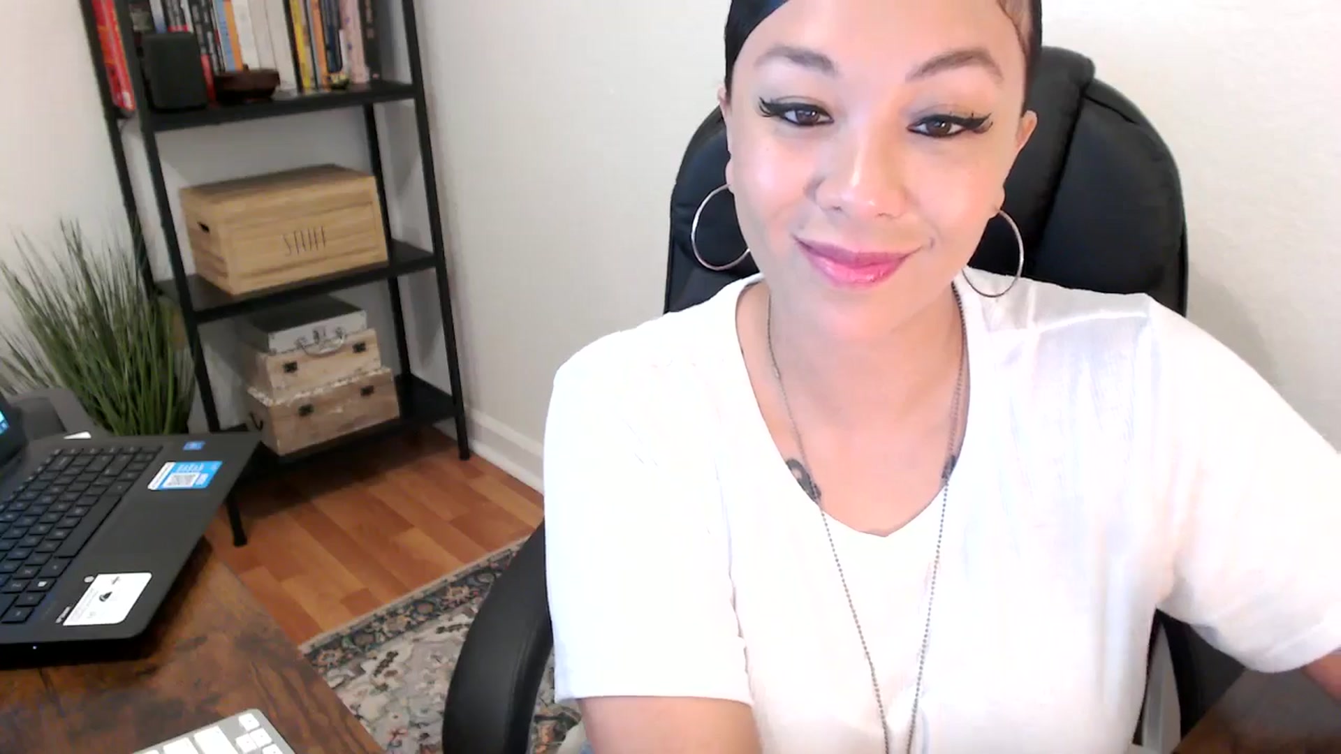 Gallery image thumbnail from MickaylaMoon's myfreecams stream on, 08/02/2024, 14:52 image 10 of 20
