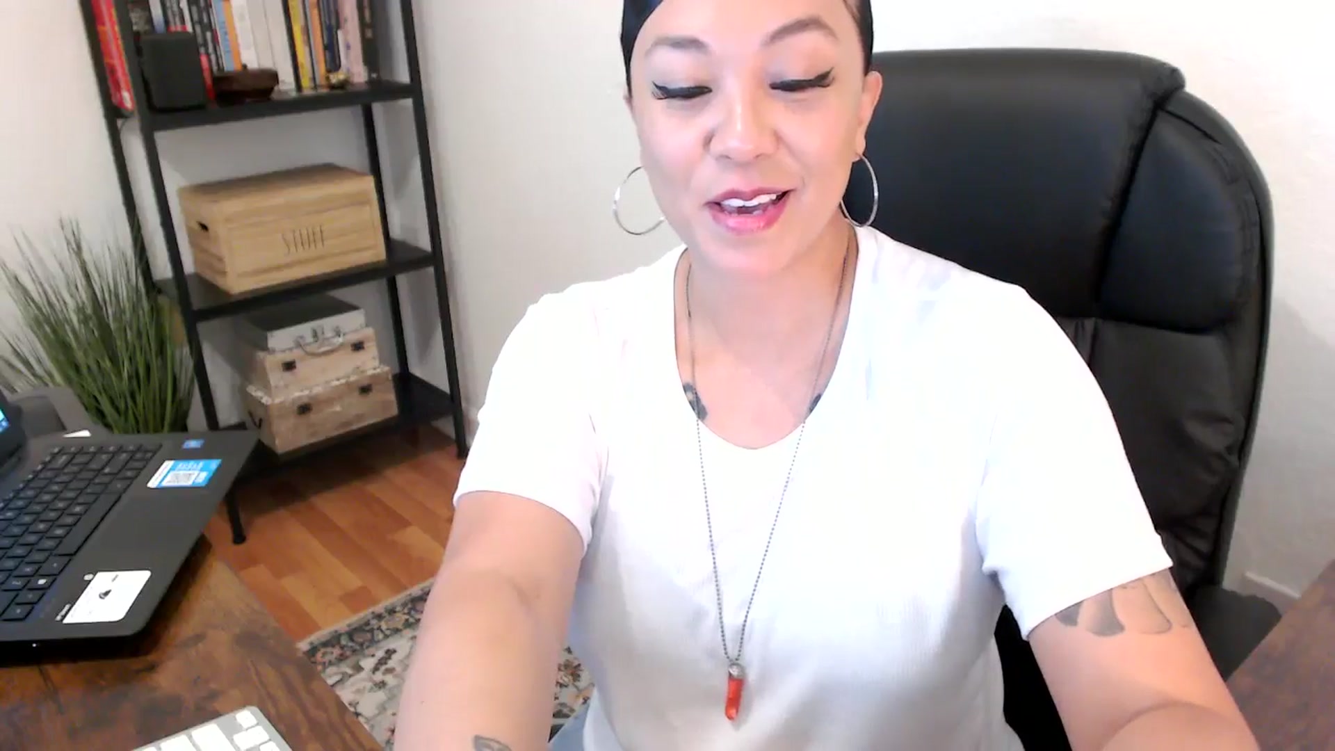 Gallery image thumbnail from MickaylaMoon's myfreecams stream on, 08/02/2024, 14:52 image 16 of 20
