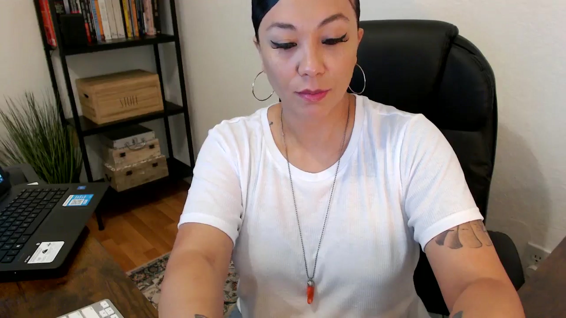 Gallery image thumbnail from MickaylaMoon's myfreecams stream on, 08/02/2024, 15:09 image 5 of 20