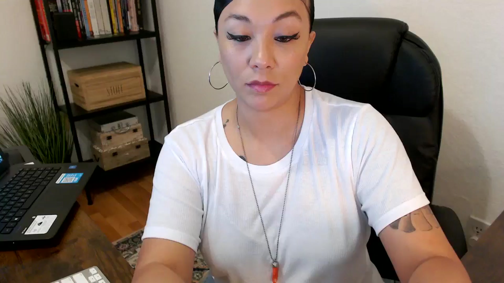 Gallery image thumbnail from MickaylaMoon's myfreecams stream on, 08/02/2024, 15:09 image 4 of 20