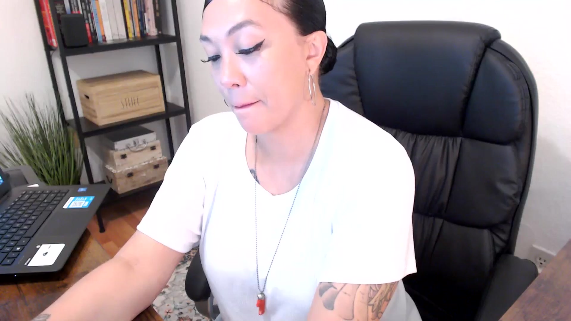 Gallery image thumbnail from MickaylaMoon's myfreecams stream on, 08/02/2024, 15:09 image 20 of 20