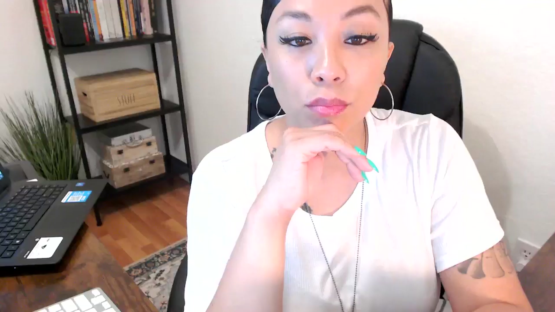 Gallery image thumbnail from MickaylaMoon's myfreecams stream on, 08/02/2024, 15:09 image 19 of 20