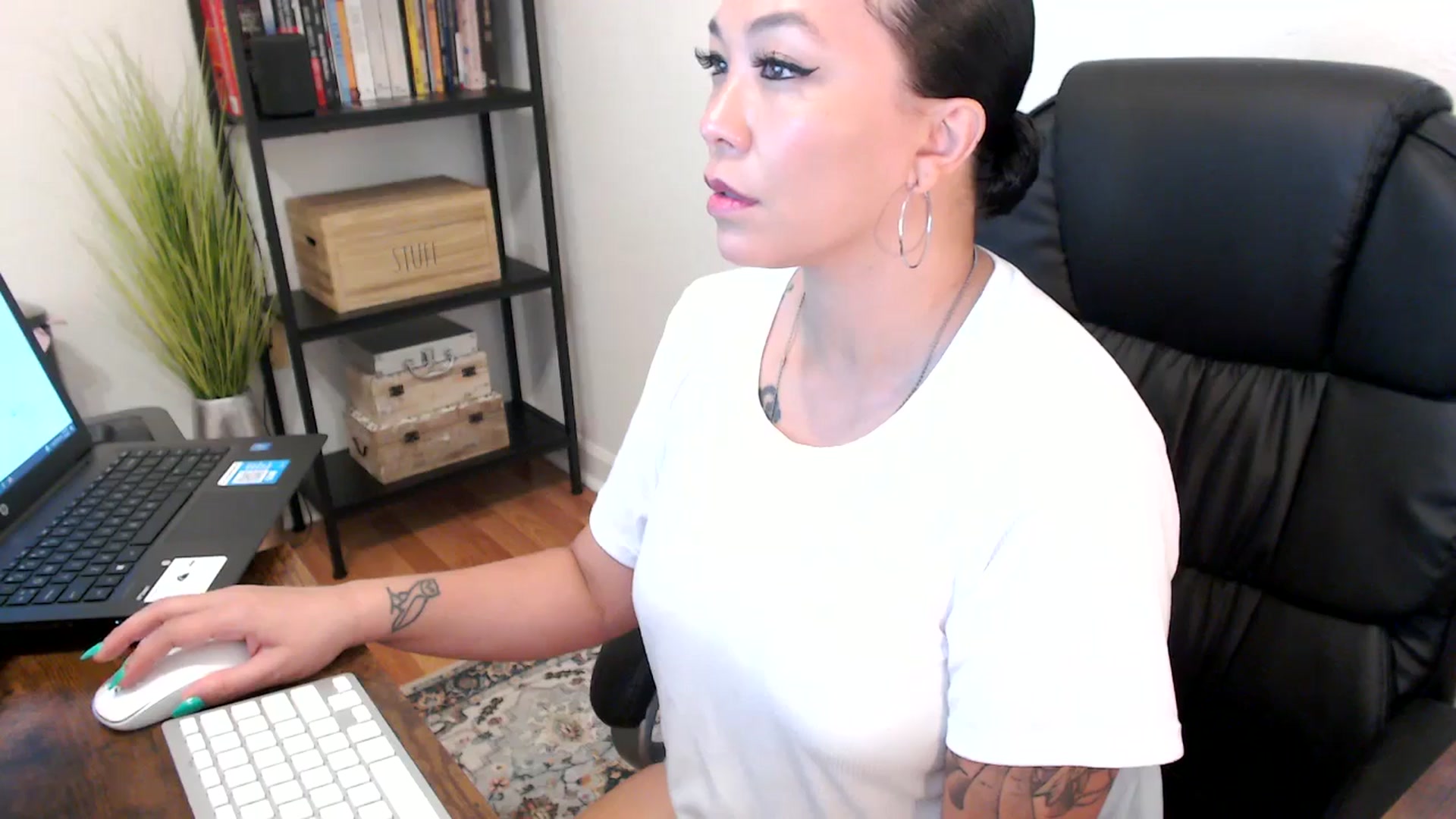 Gallery image thumbnail from MickaylaMoon's myfreecams stream on, 08/02/2024, 16:24 image 18 of 20
